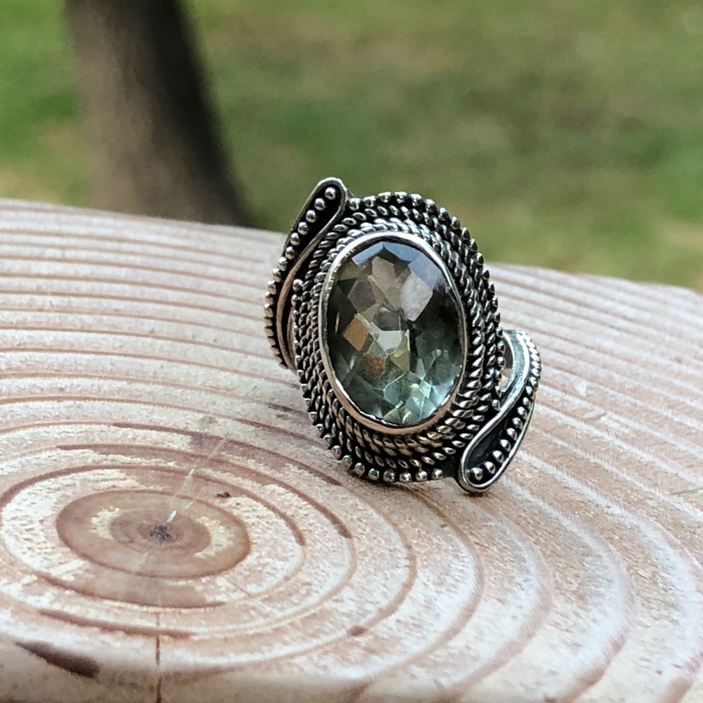 6 carats Of oval prasiolite sterling silver ring